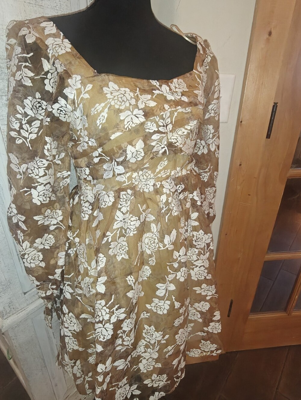 Peach Love California Gold and White Floral Dress